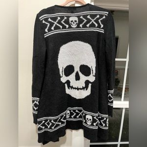 Hot topic skull sweater
